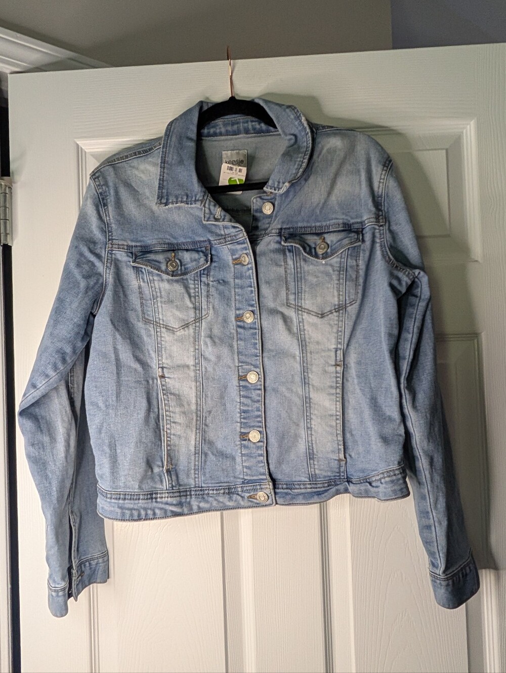 Kensie Jeans Women’s Large Light Wash Denim Trucker Jacket Stretch Classic Jean